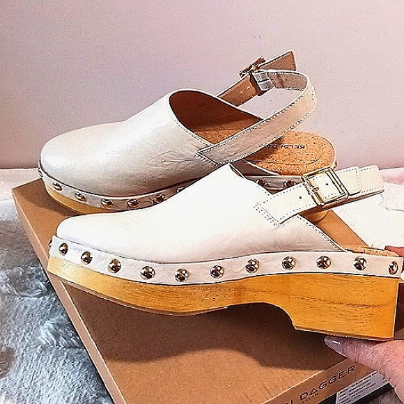 Stunning!  Kelsi Dagger Brooklyn Studded Clogs 9.5 ⚜️ Gorgeous! 👑 - Picture 2 of 12